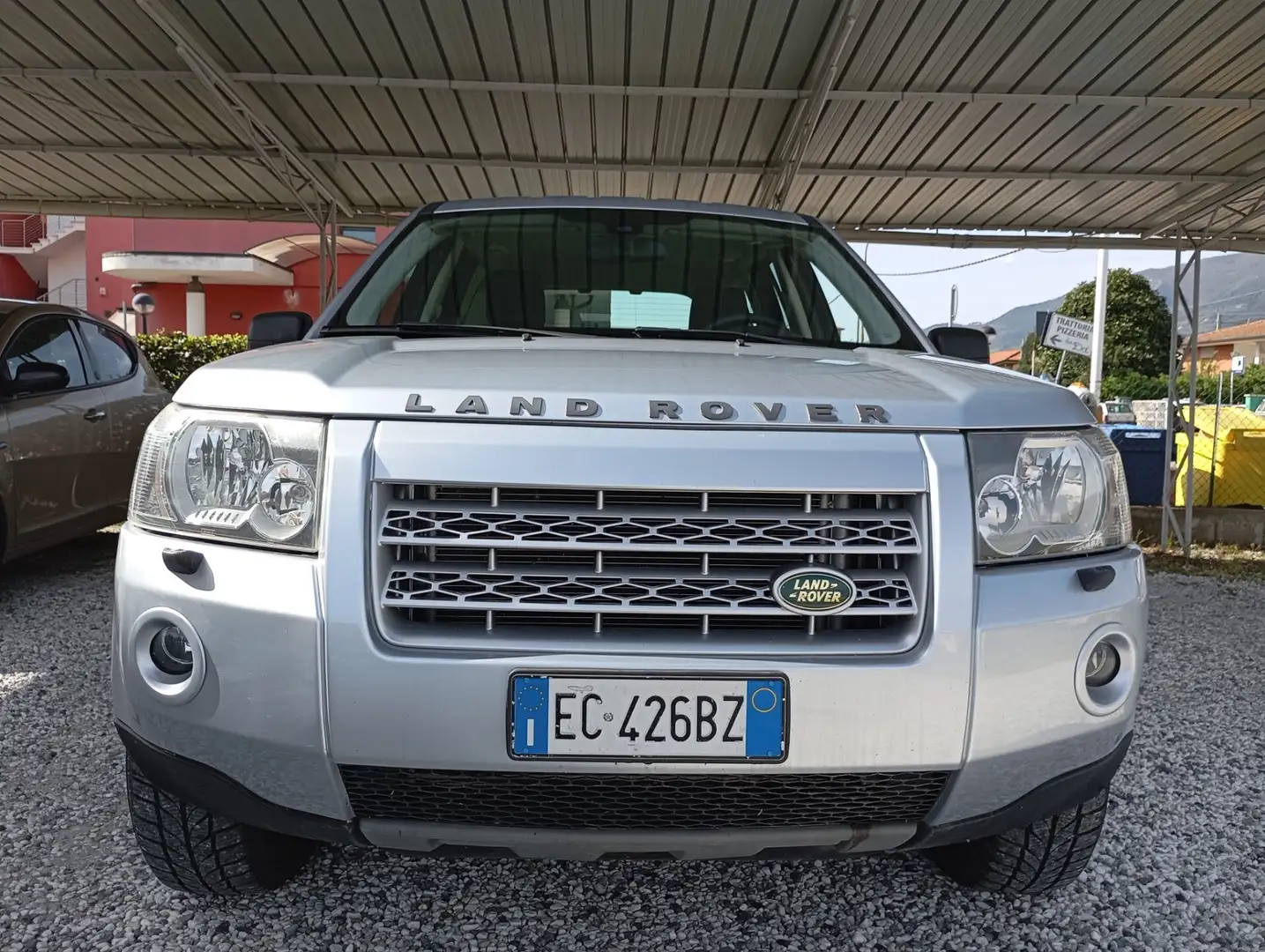 Land Rover Freelander 2.2 TD4 S.W. XS Plateado - 2