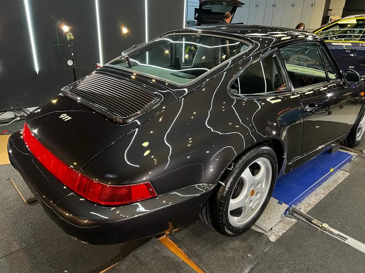 Porsche 911 964 3.6 Carrera 2 Coupé Grey - 2