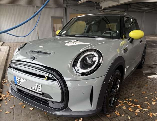 Imagine MINI Cooper SE Electric Trim
