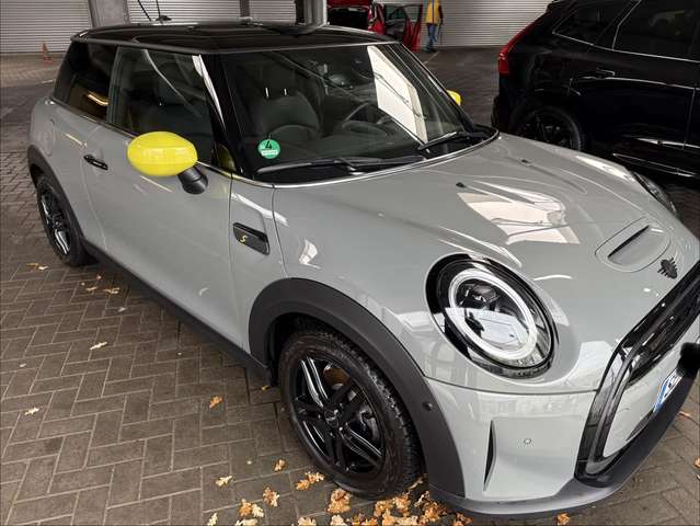 MINI Cooper SE Electric Trim
