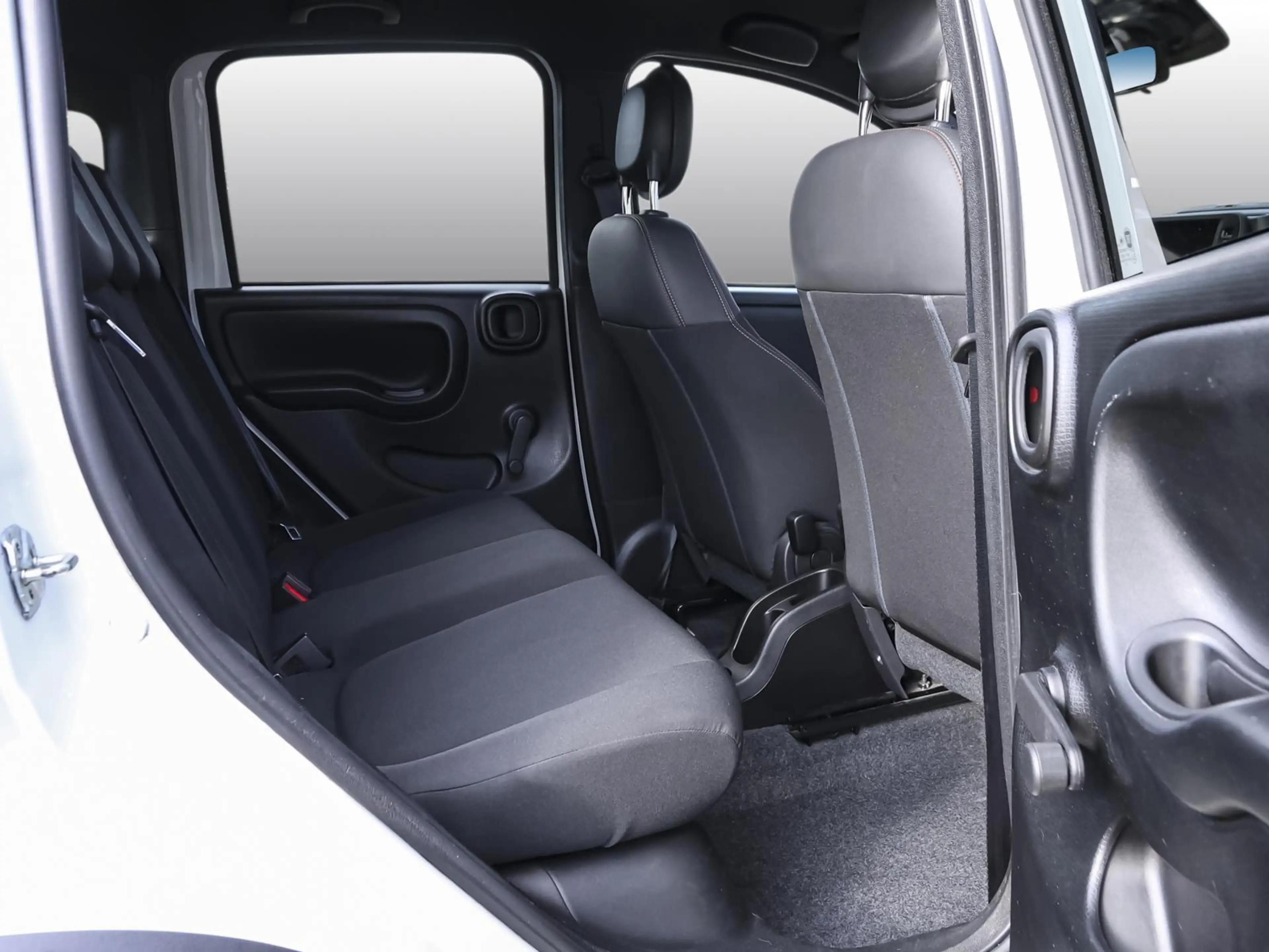 Fiat Panda 1.0 Mild Hybrid PDC KLIMA ALU SHZ — photo 4
