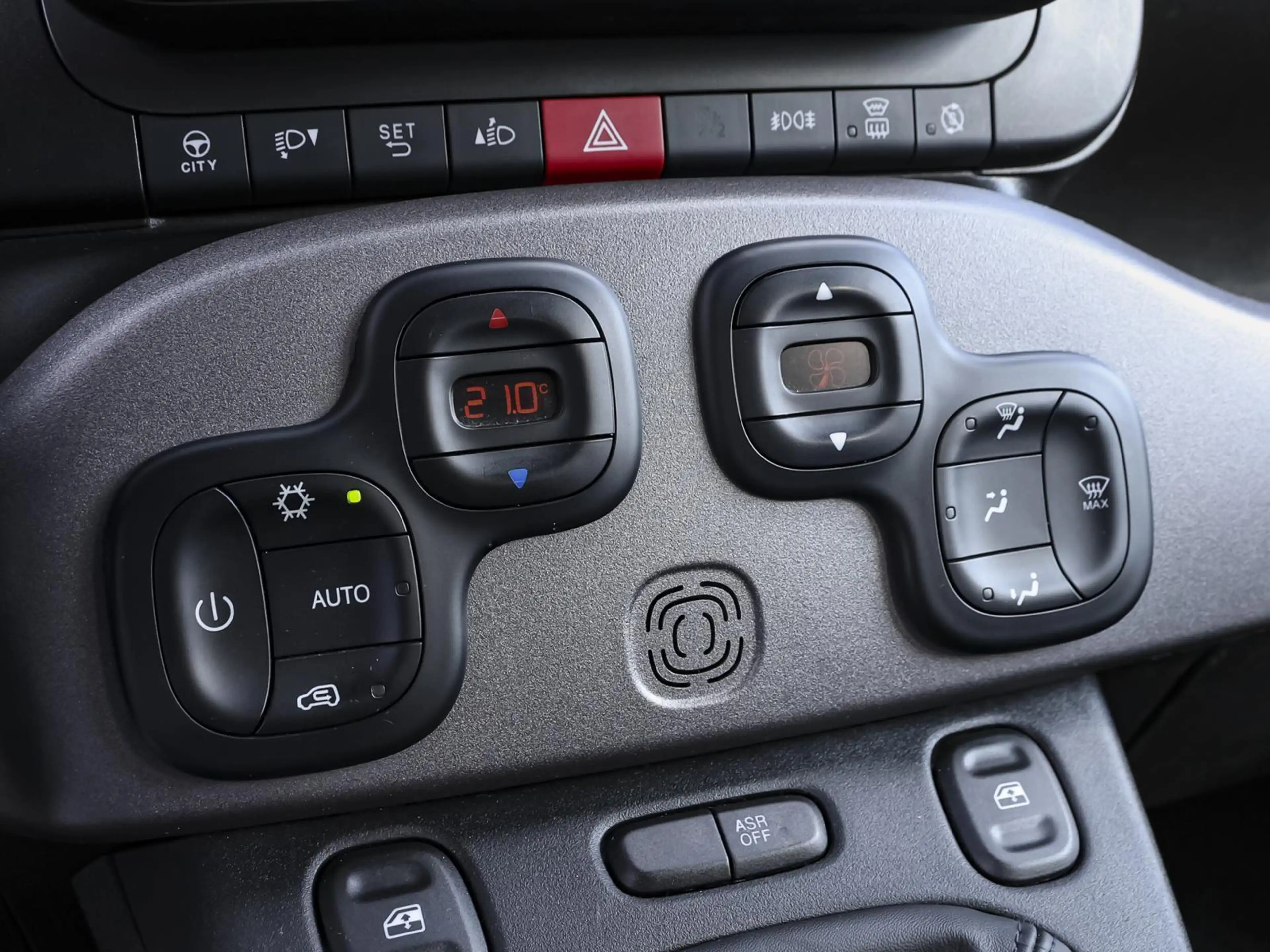 Fiat Panda 1.0 Mild Hybrid PDC KLIMA ALU SHZ — photo 13