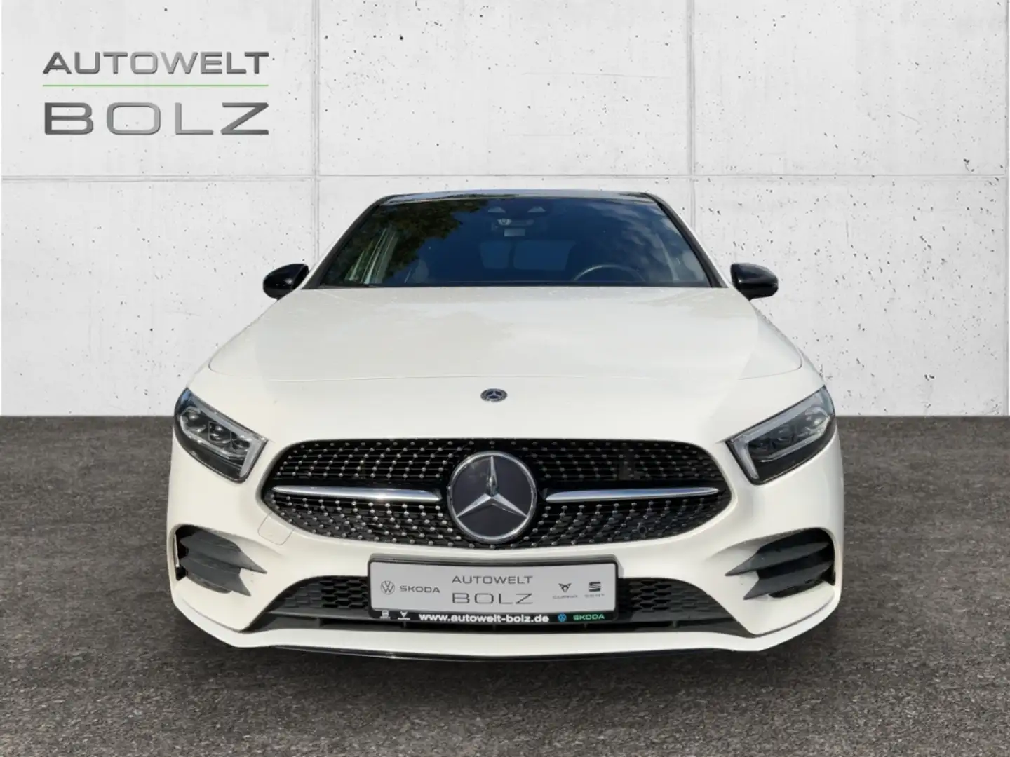 Mercedes-Benz A 250 AMG Line Night Paket HUD Panodach Navi Digitales C Blanc - 2