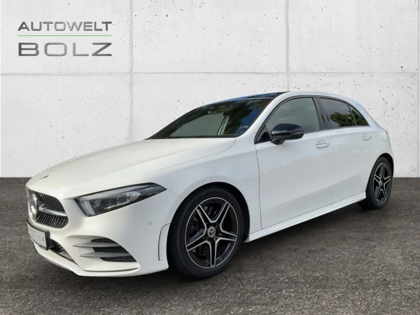 Mercedes-Benz A 250 AMG Line Night Paket HUD Panodach Navi Digitales C Blanc - 1