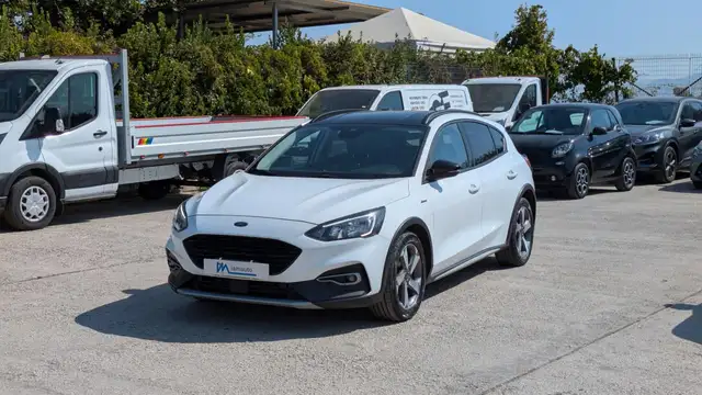 Ford Focus view 2
