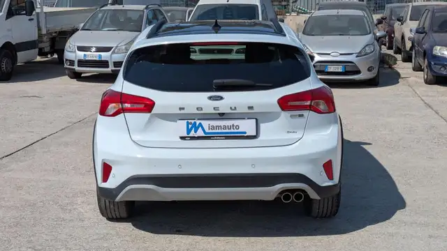 Ford Focus view 15