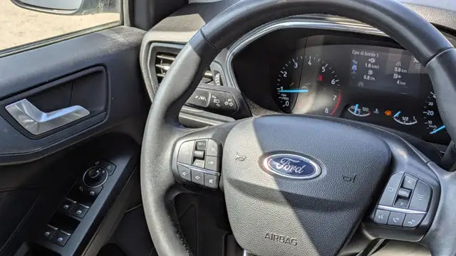 Ford Focus view 8