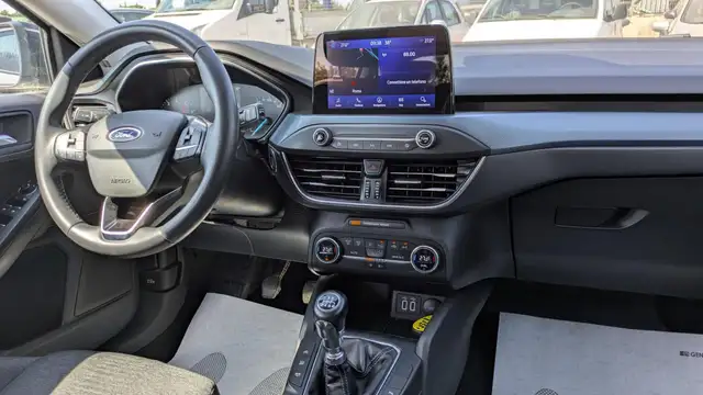 Ford Focus view 7