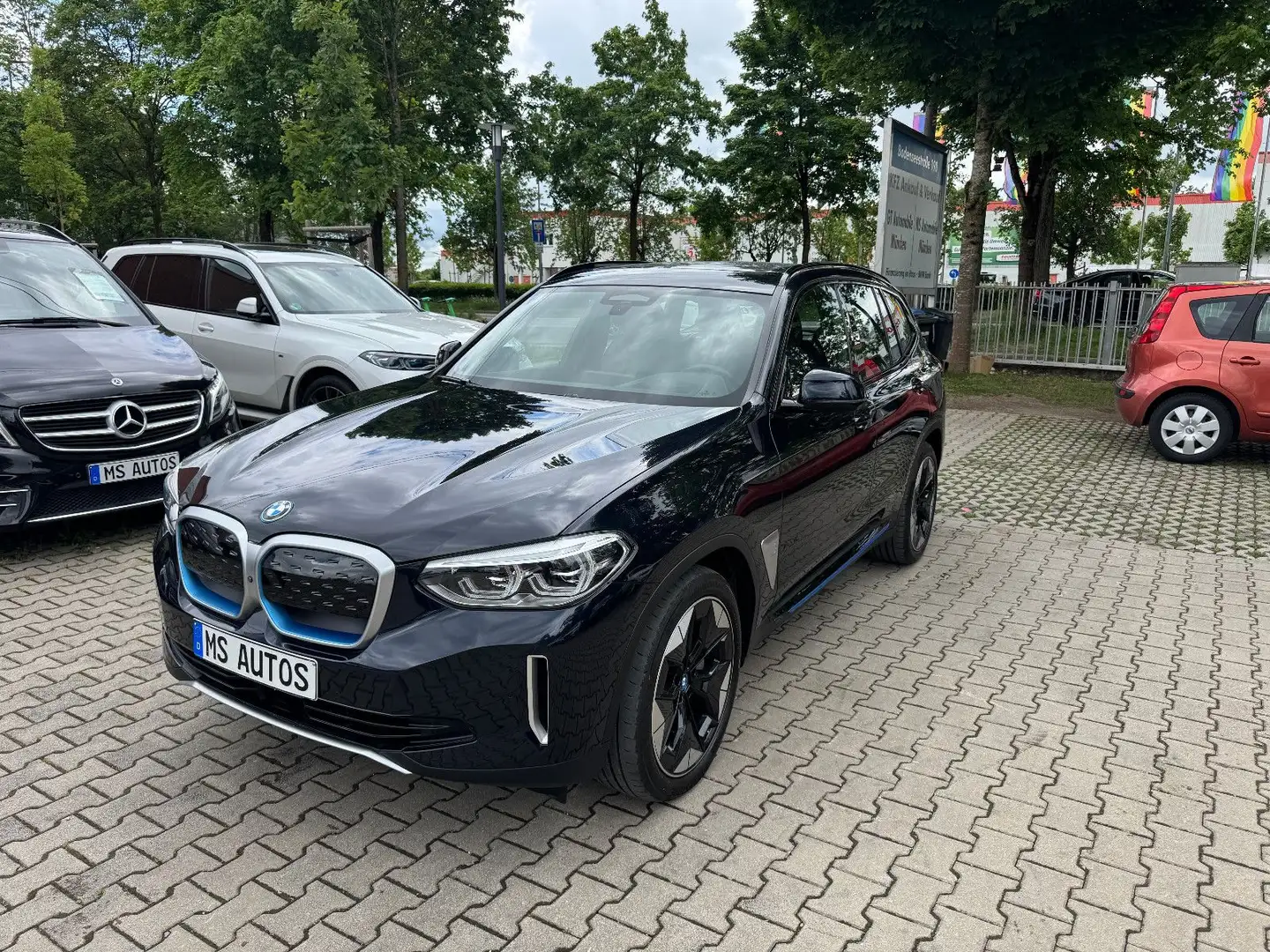 BMW iX3 Impressive*Msportpaket*Panorama*ACC*DAB*AHK Noir - 1