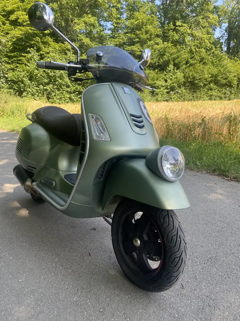 Vespa GTS Super Sport 300 Sei Giorni - 2