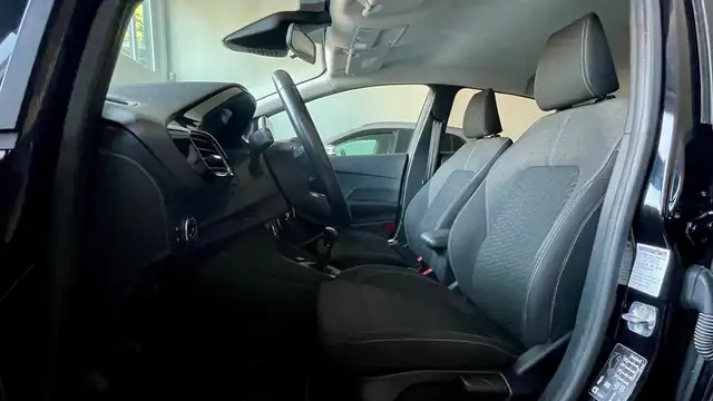 Ford Fiesta view 9