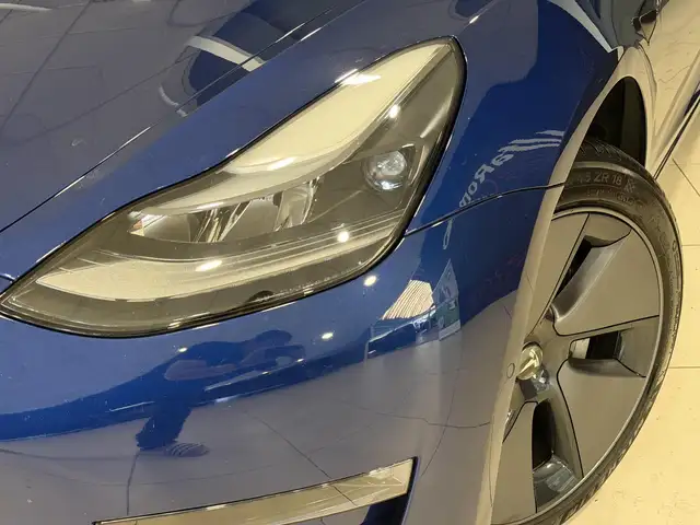 Tesla Model 3 view 12