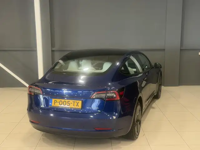 Tesla Model 3 view 7