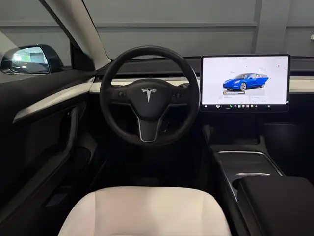 Tesla Model 3 view 17