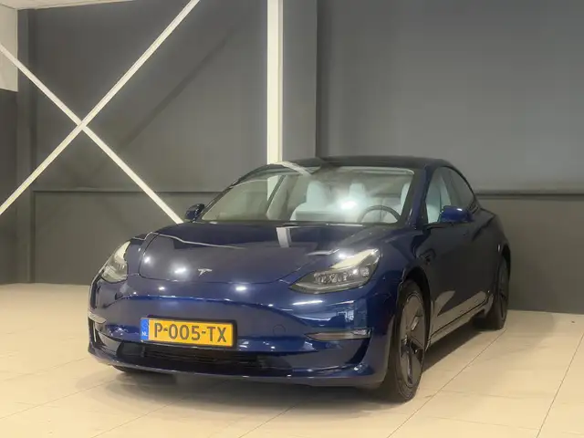 Tesla Model 3 view 26