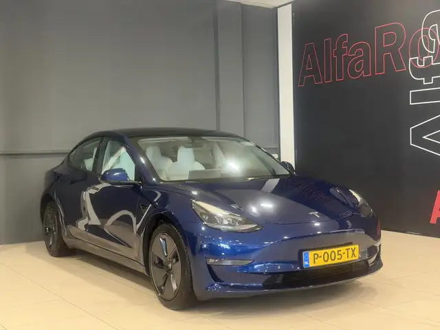 Tesla Model 3 view 23