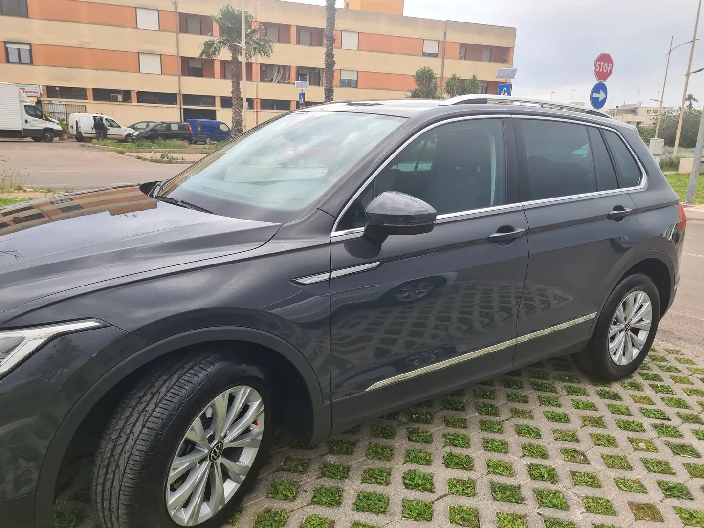 Volkswagen Tiguan Tiguan II 2021 2.0 tdi Life 122cv Grigio - 1