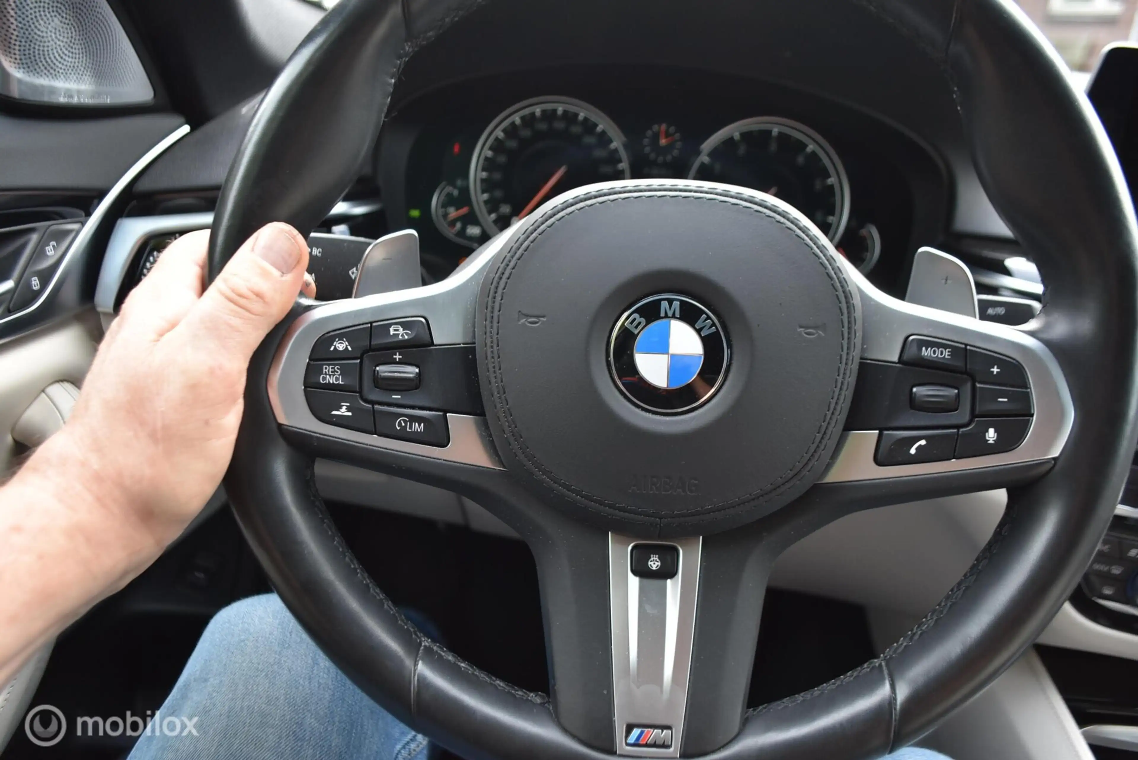 BMW M550 M550i X Drive aut Kantelende zuiger! M550I X Drive — photo 10