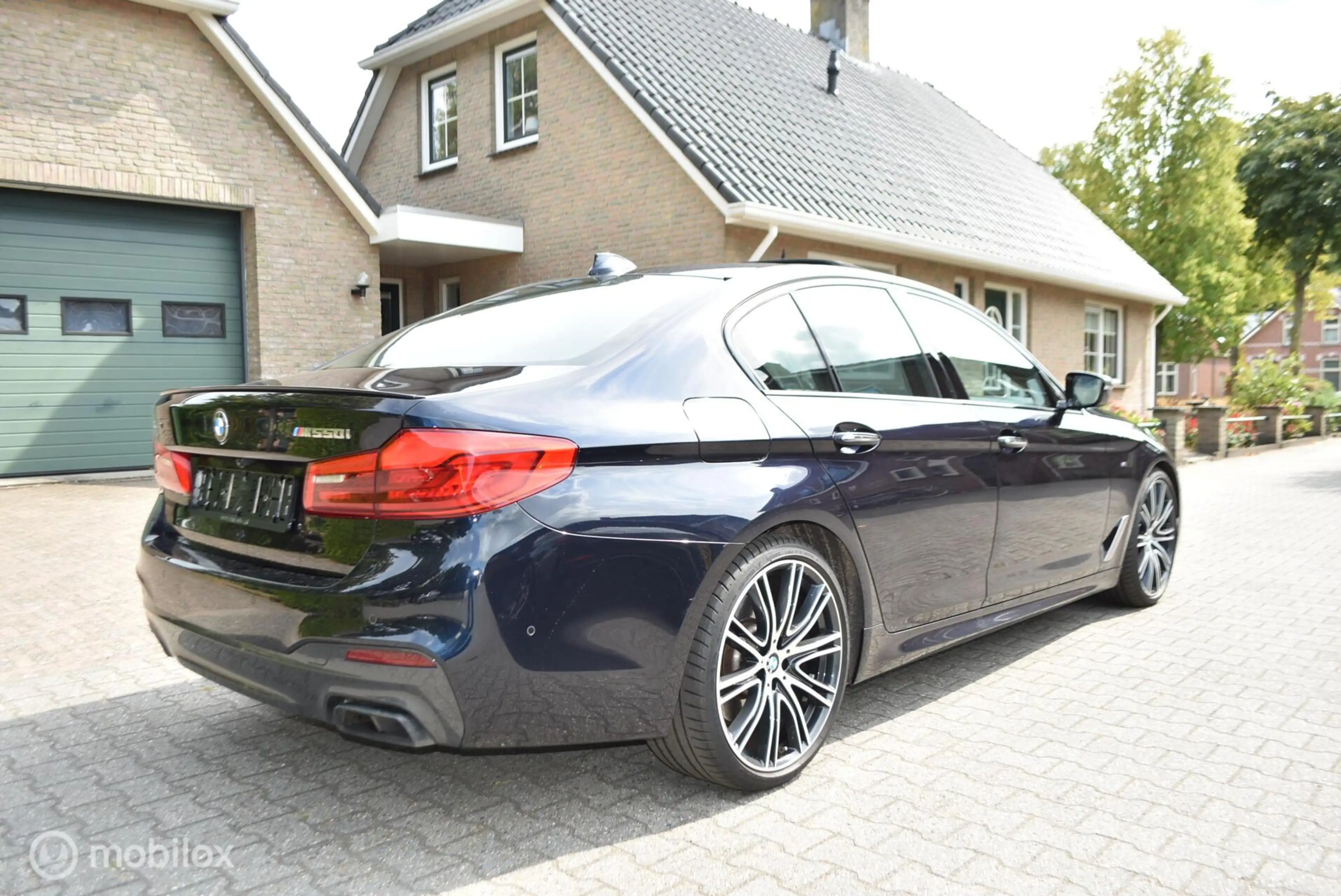 BMW M550 M550i X Drive aut Kantelende zuiger! M550I X Drive — photo 4