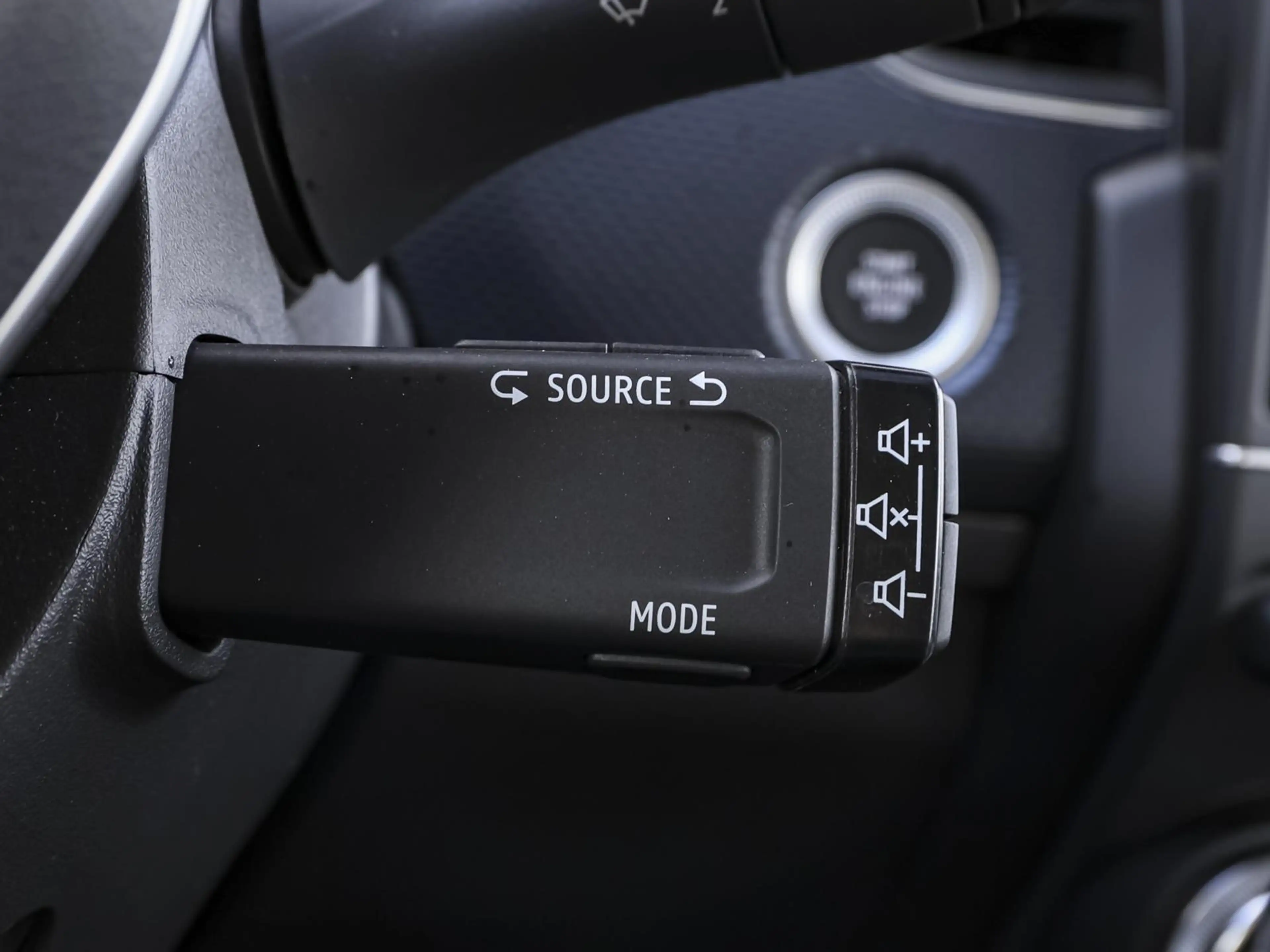 Renault Arkana ZEN TCe 140 EDC PDC KAMERA ALLWETTER — photo 14