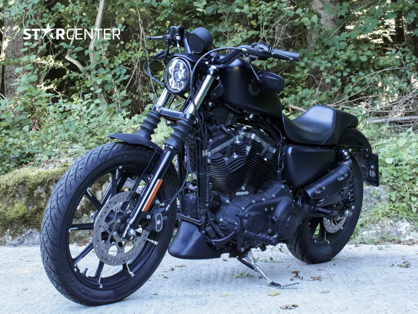 Harley-Davidson Iron 883 XL Чорний - 1