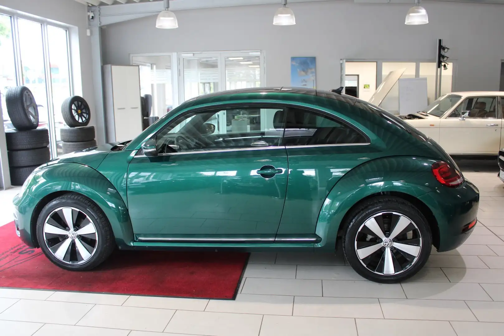 Volkswagen Beetle 2.0 TDI Exclusive Design BMT *PANO/LEDER* Zelená - 2