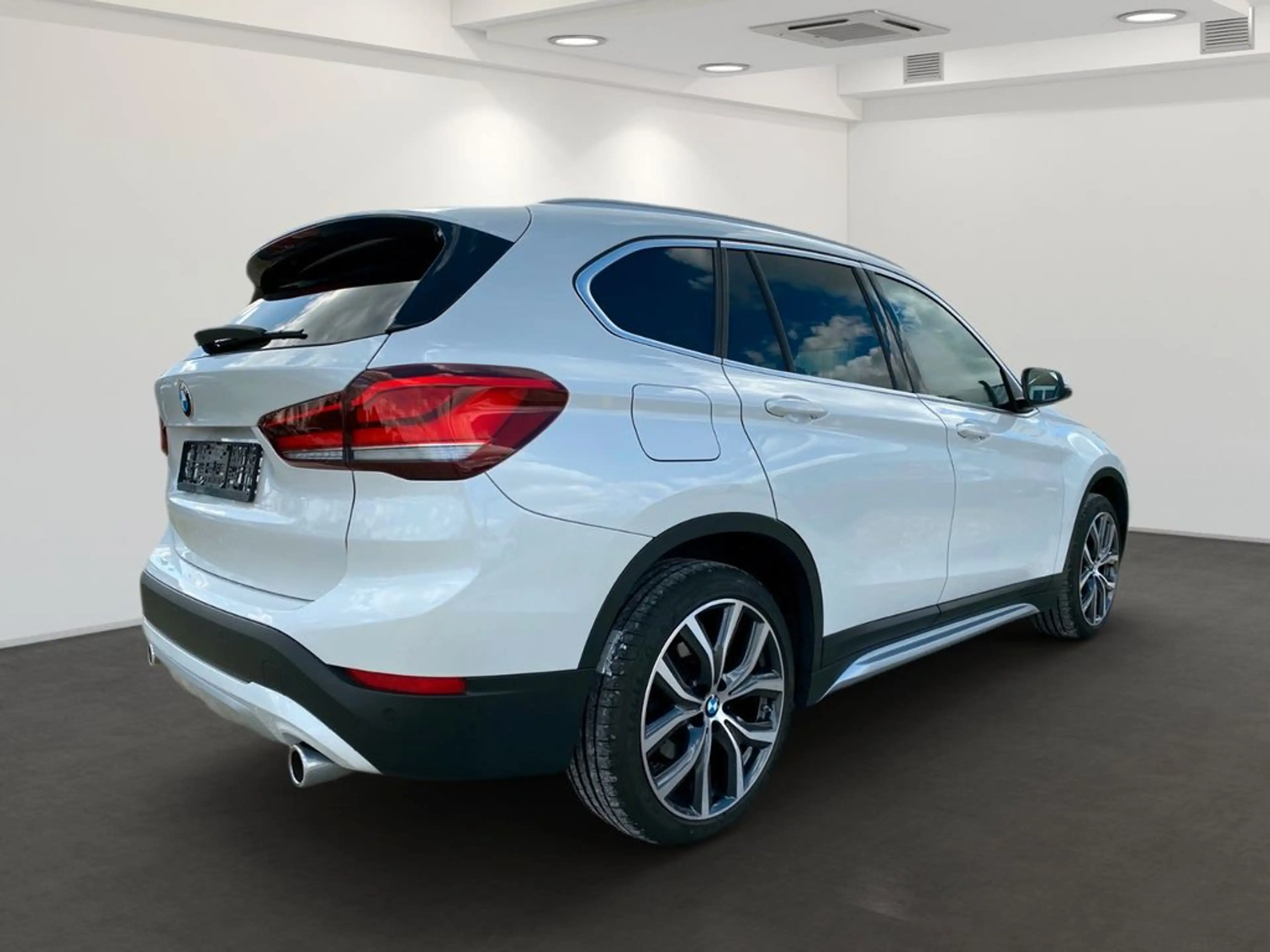 BMW X1 X1 2.0d xDrive Line Pano AHK — photo 2