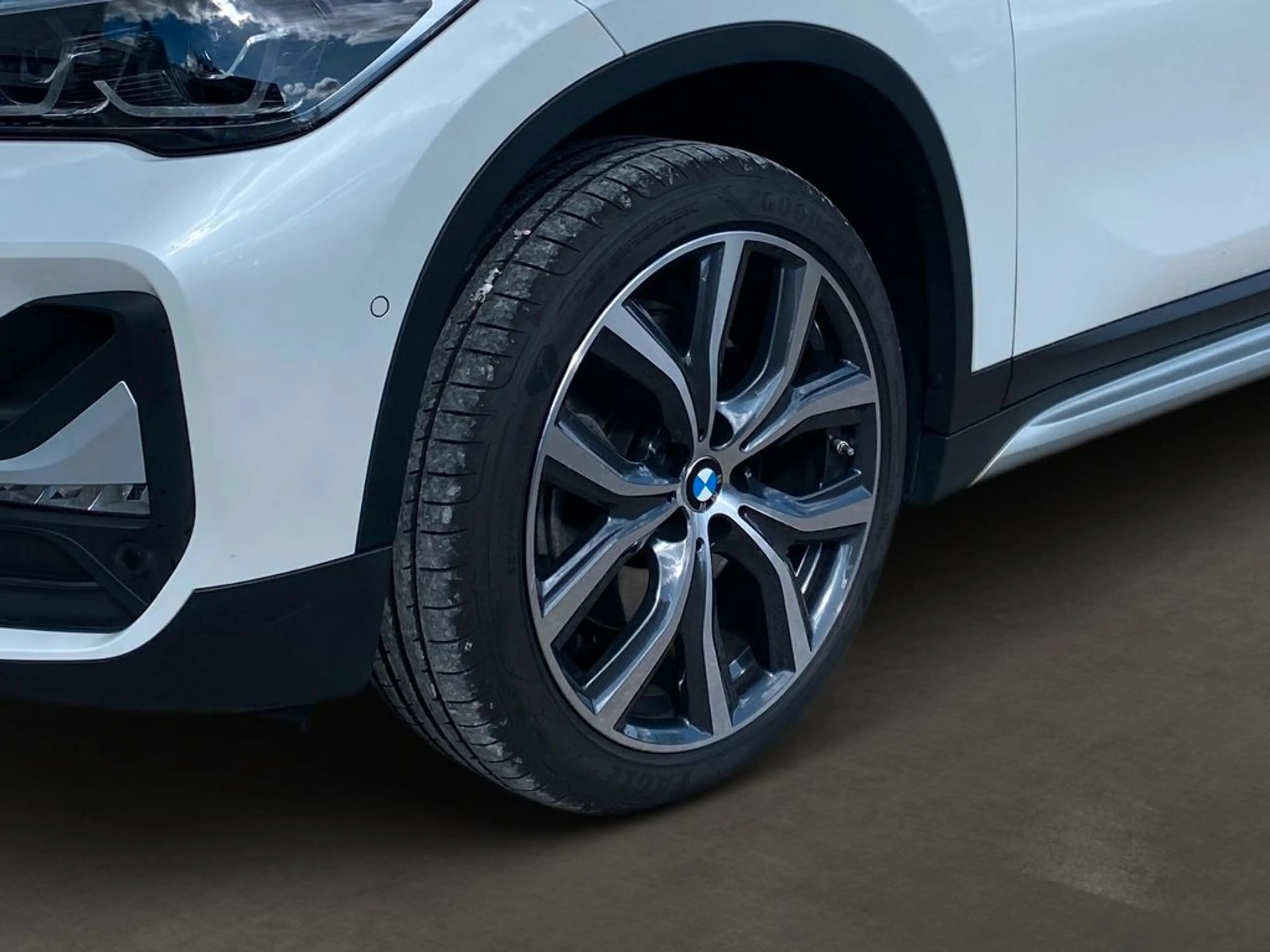 BMW X1 X1 2.0d xDrive Line Pano AHK — photo 6