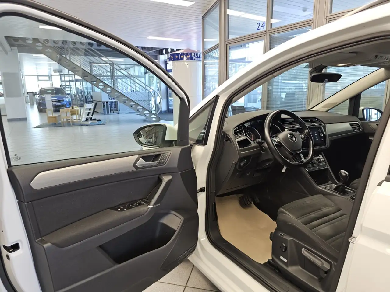 Volkswagen Touran Comfortline 7-Sitzer,AHK,Navi,PDC,SH, миниатюра 28