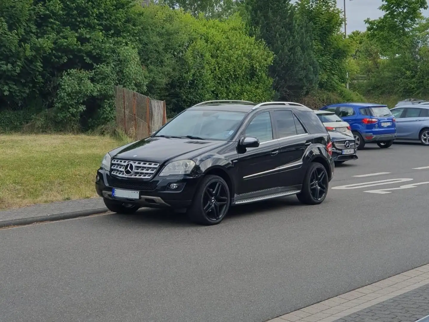 Mercedes-Benz ML 300 M-Klasse Diesel 4Matic 7G-TRONIC BlueEFFICIENCY Schwarz - 1