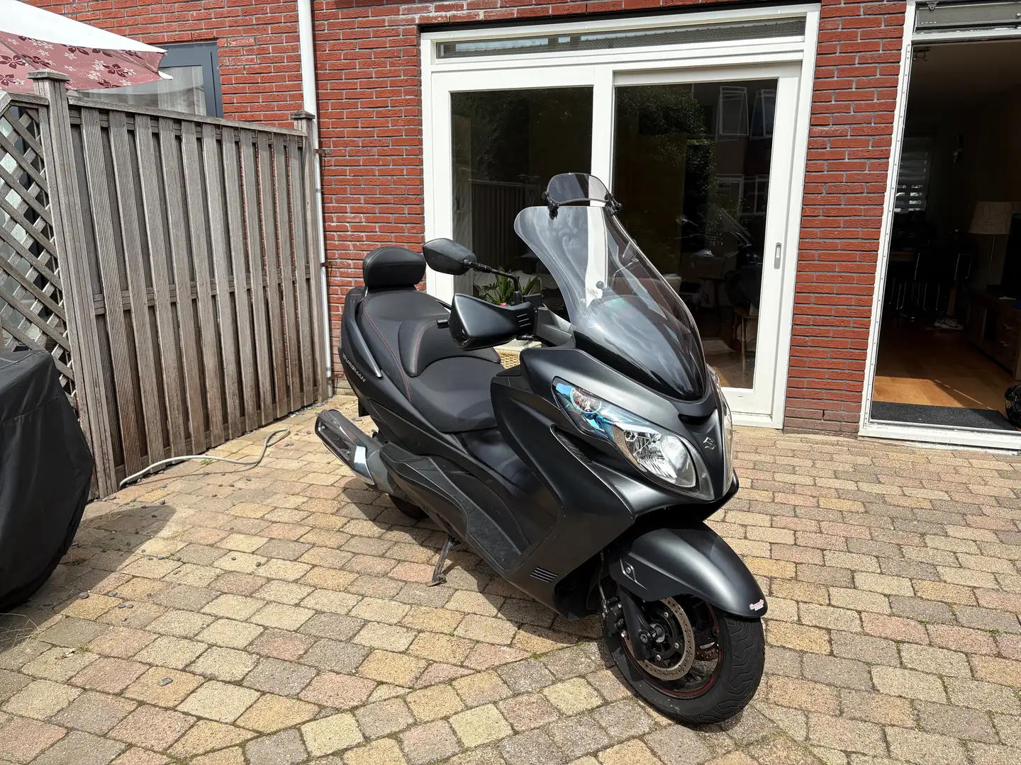 Suzuki Burgman 400 Grijs - 1