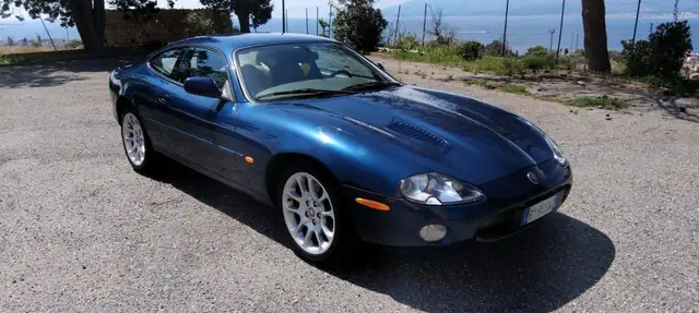 Jaguar XKR
