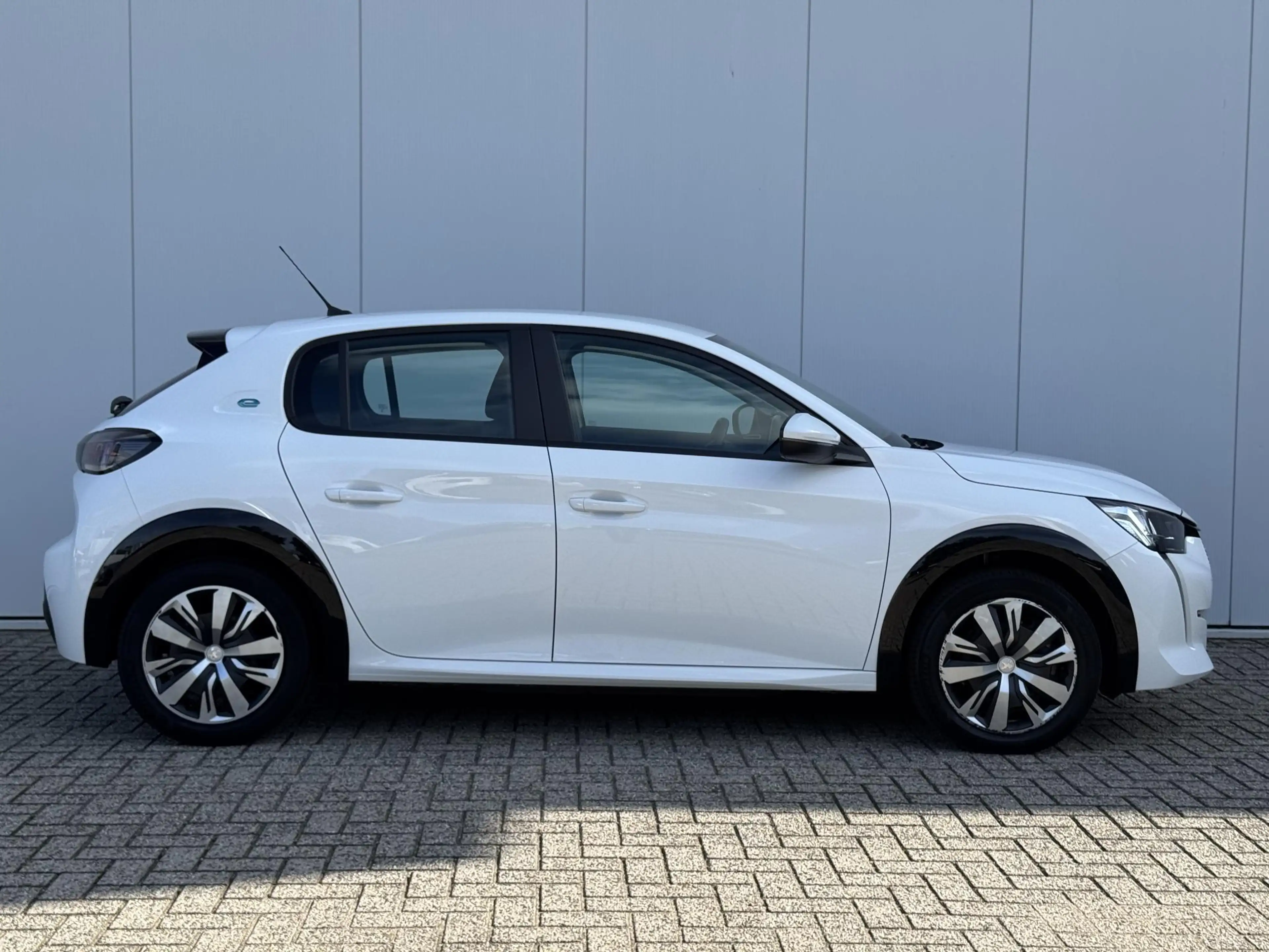 Peugeot e-208 EV Active 50 kWh | Navigatie | Cruise Control | Cl — photo 4