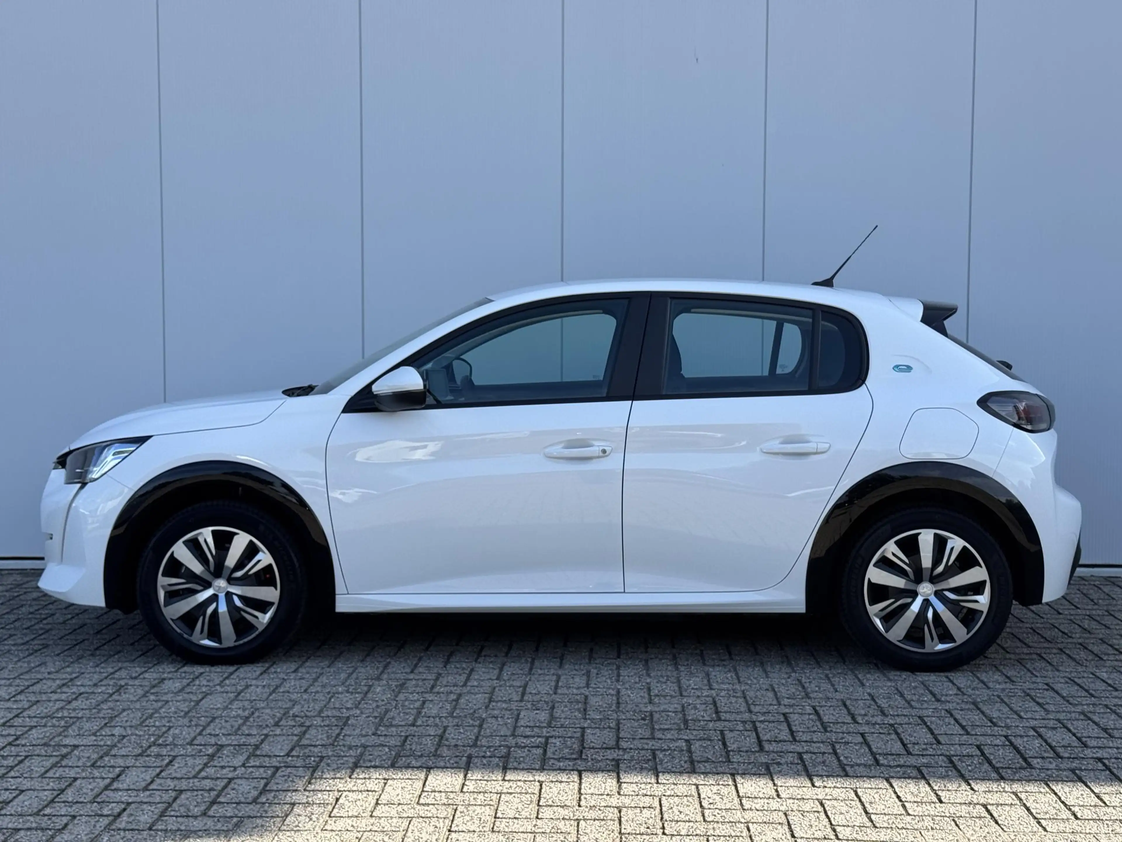 Peugeot e-208 EV Active 50 kWh | Navigatie | Cruise Control | Cl — photo 8