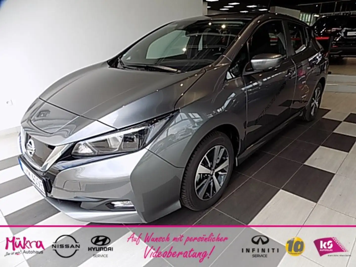Nissan Leaf Acenta (ZE1) MY21 150PS 40KWh Elektro AT Acenta Grau - 1
