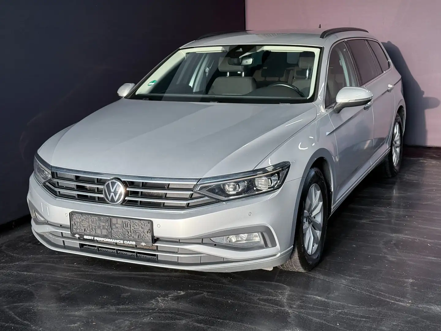 Volkswagen Passat Variant Business Silber - 2