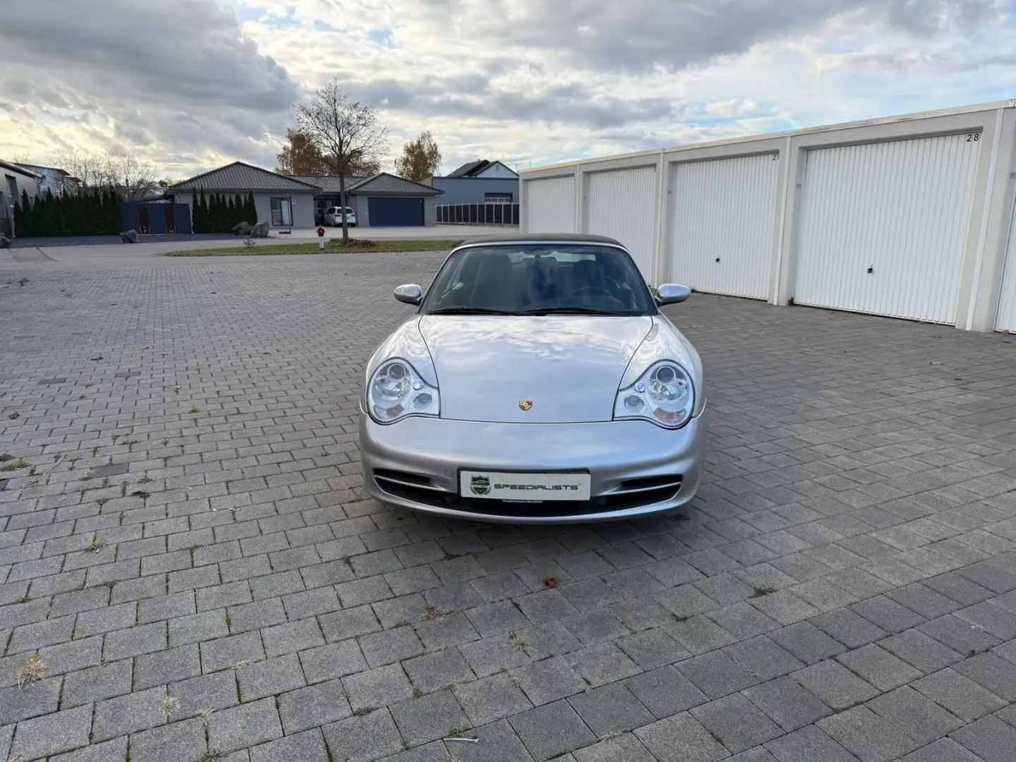 Porsche 996 Carrera Cabrio Grau - 2