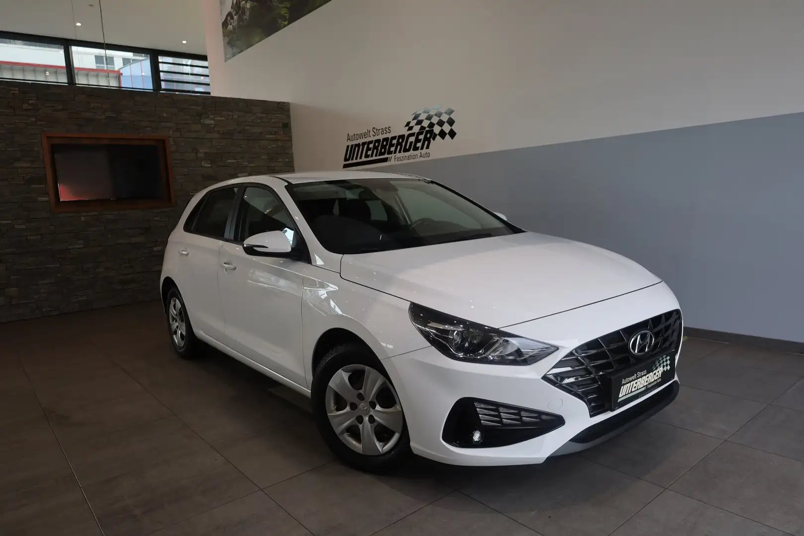 Hyundai i30 PD i-Line 1,5 DPi Weiß - 1