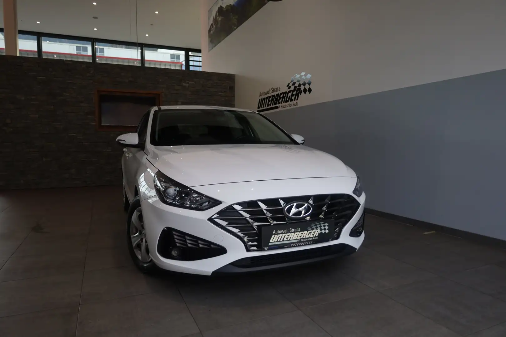 Hyundai i30 PD i-Line 1,5 DPi Weiß - 2