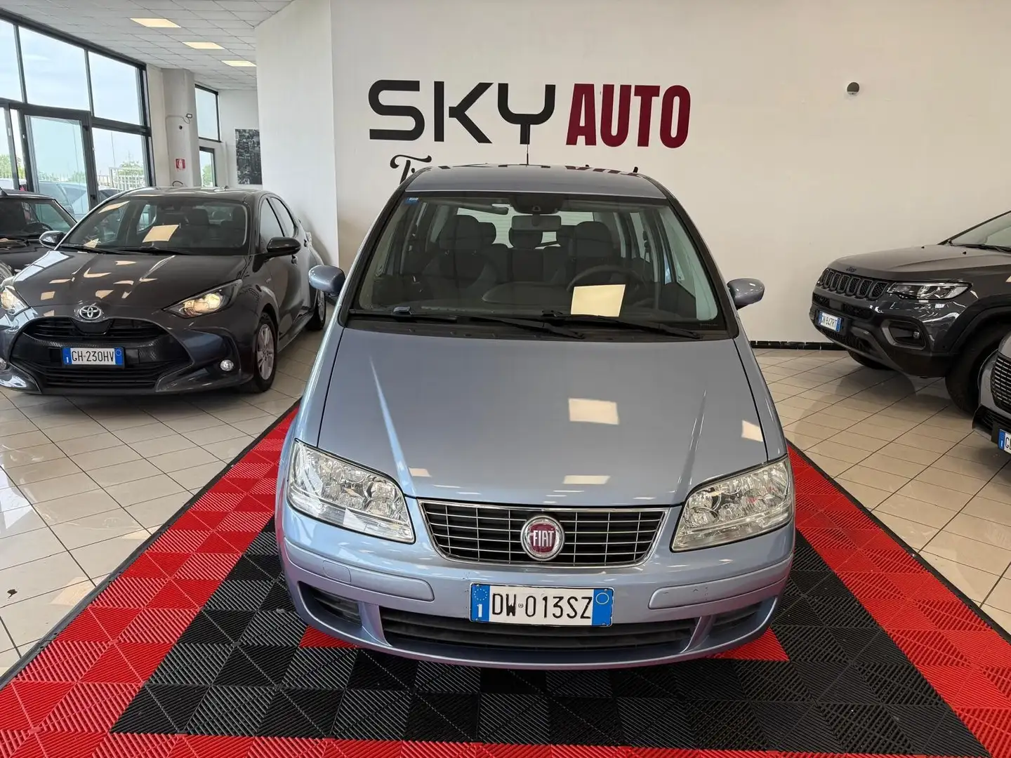 Fiat Idea 1.4 BlackEnergy GPL Azul - 1