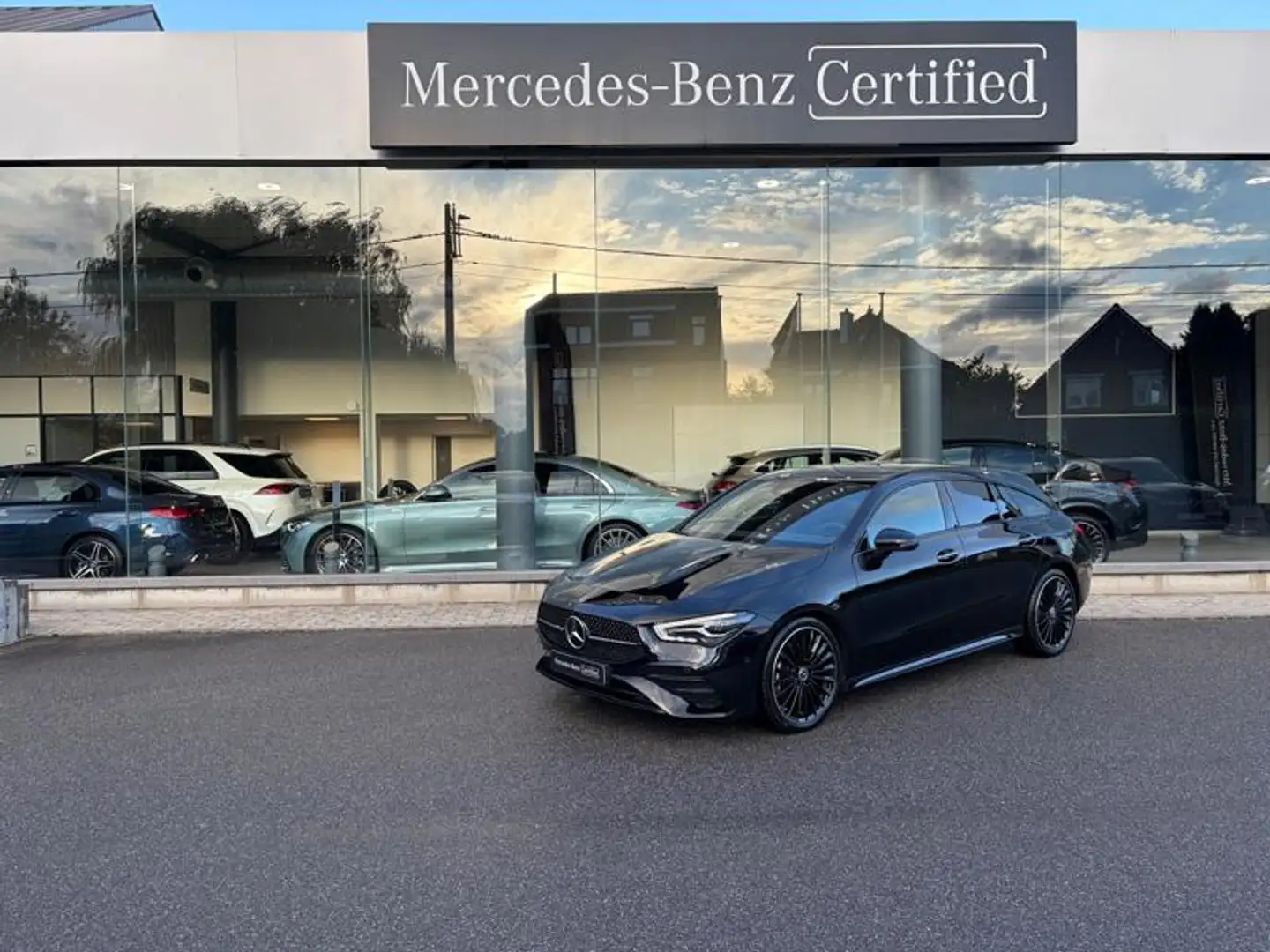 Mercedes-Benz CLA 200 SB AMG Pack Night Facelift Noir - 1