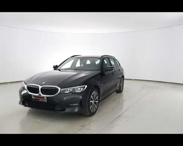 BMW 330 e Touring Business Advantage