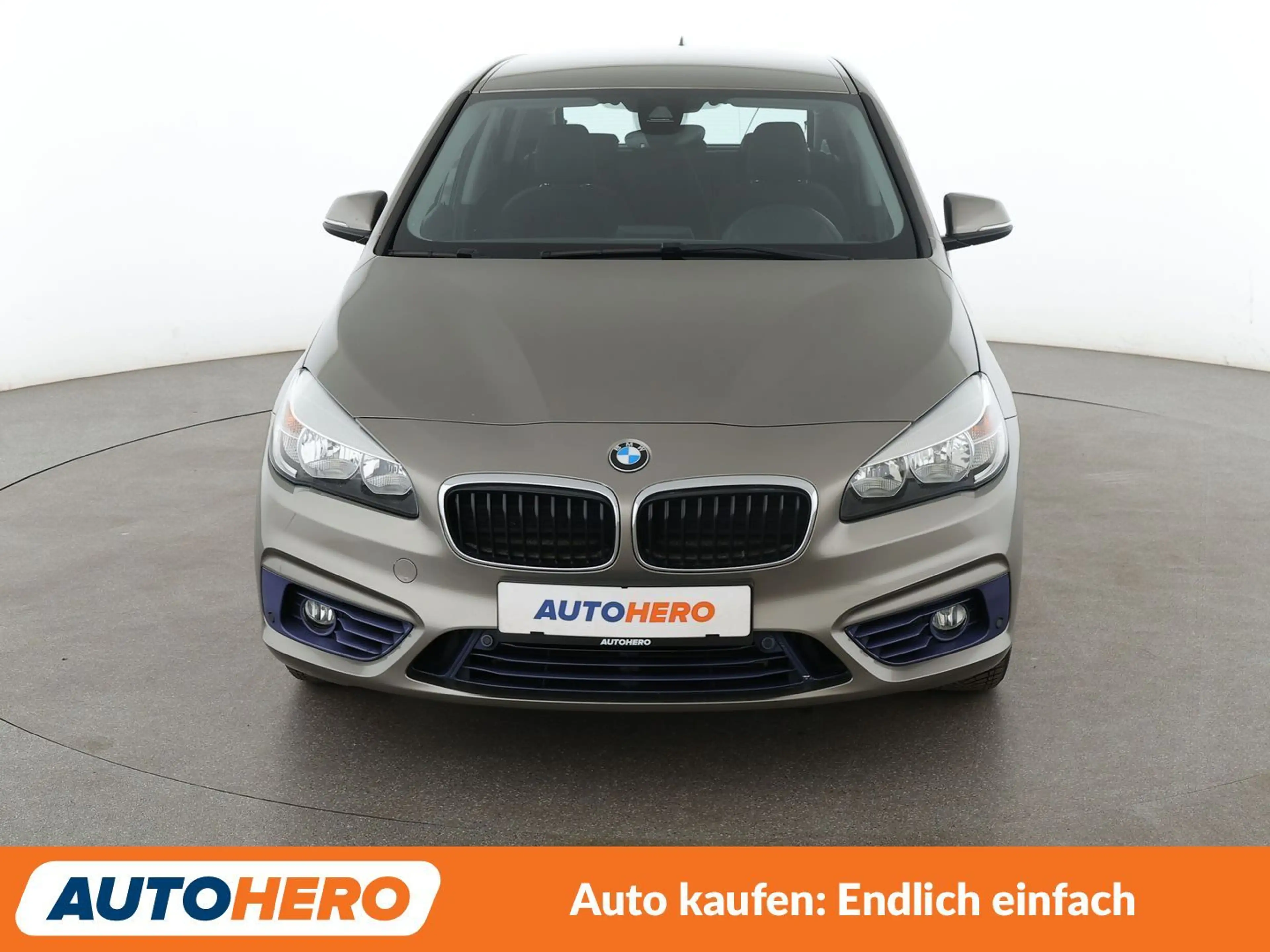 BMW 220 220i Active Tourer Sport Line *PDC*SHZ*KLIMA*PLA* — photo 9