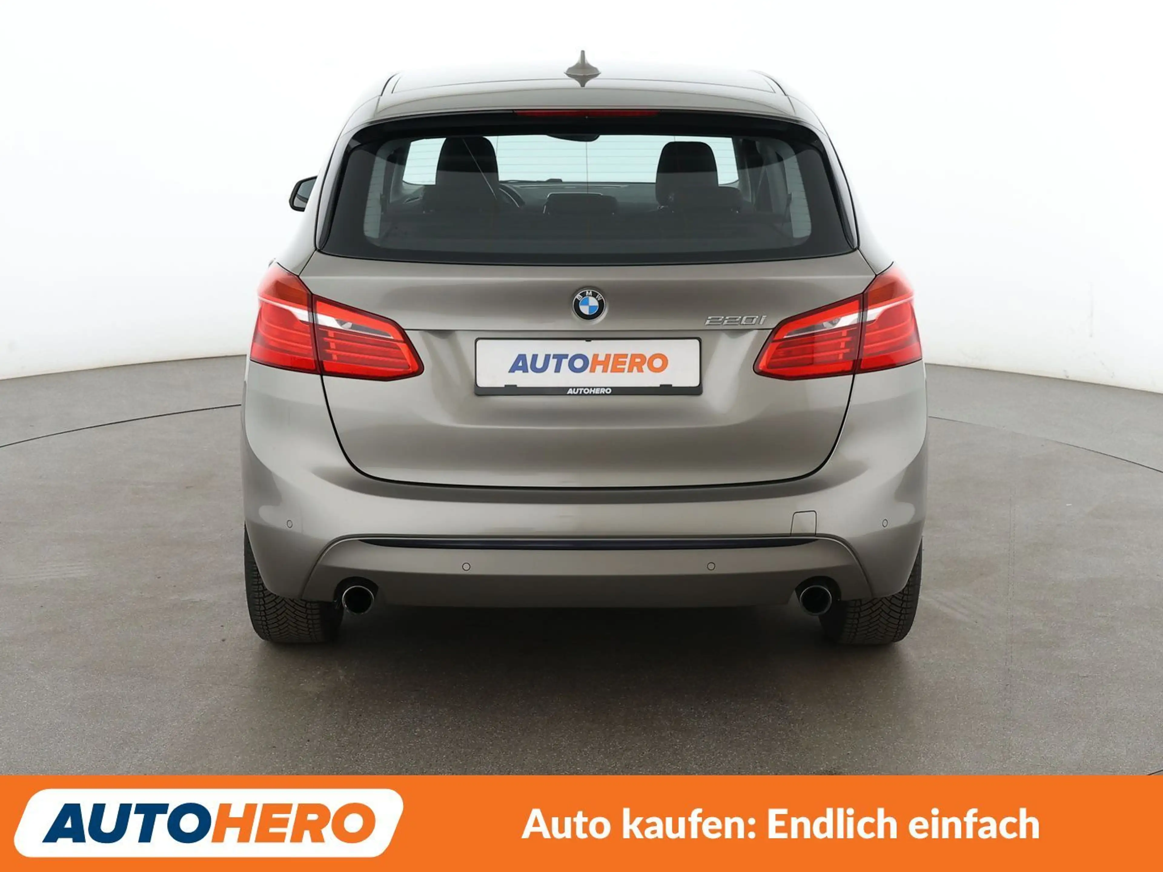 BMW 220 220i Active Tourer Sport Line *PDC*SHZ*KLIMA*PLA* — photo 5