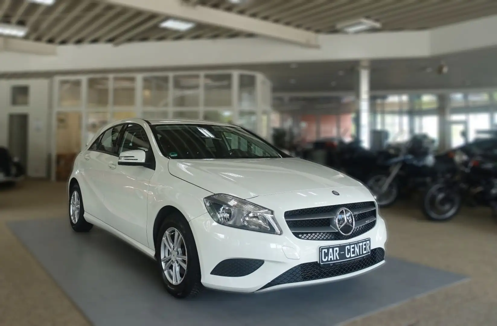 Mercedes-Benz A 180 BlueEfficiency S&S, KLIMA / LM / GJR / EU6 Weiß - 1