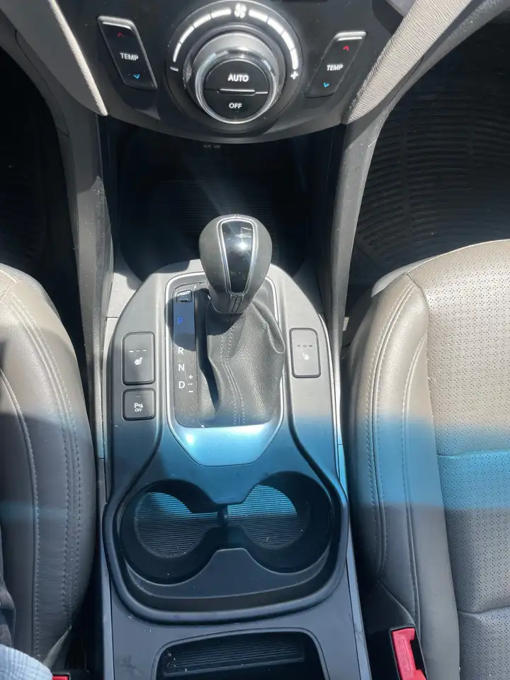 Hyundai SANTA FE снимка Hyundai SANTA FE