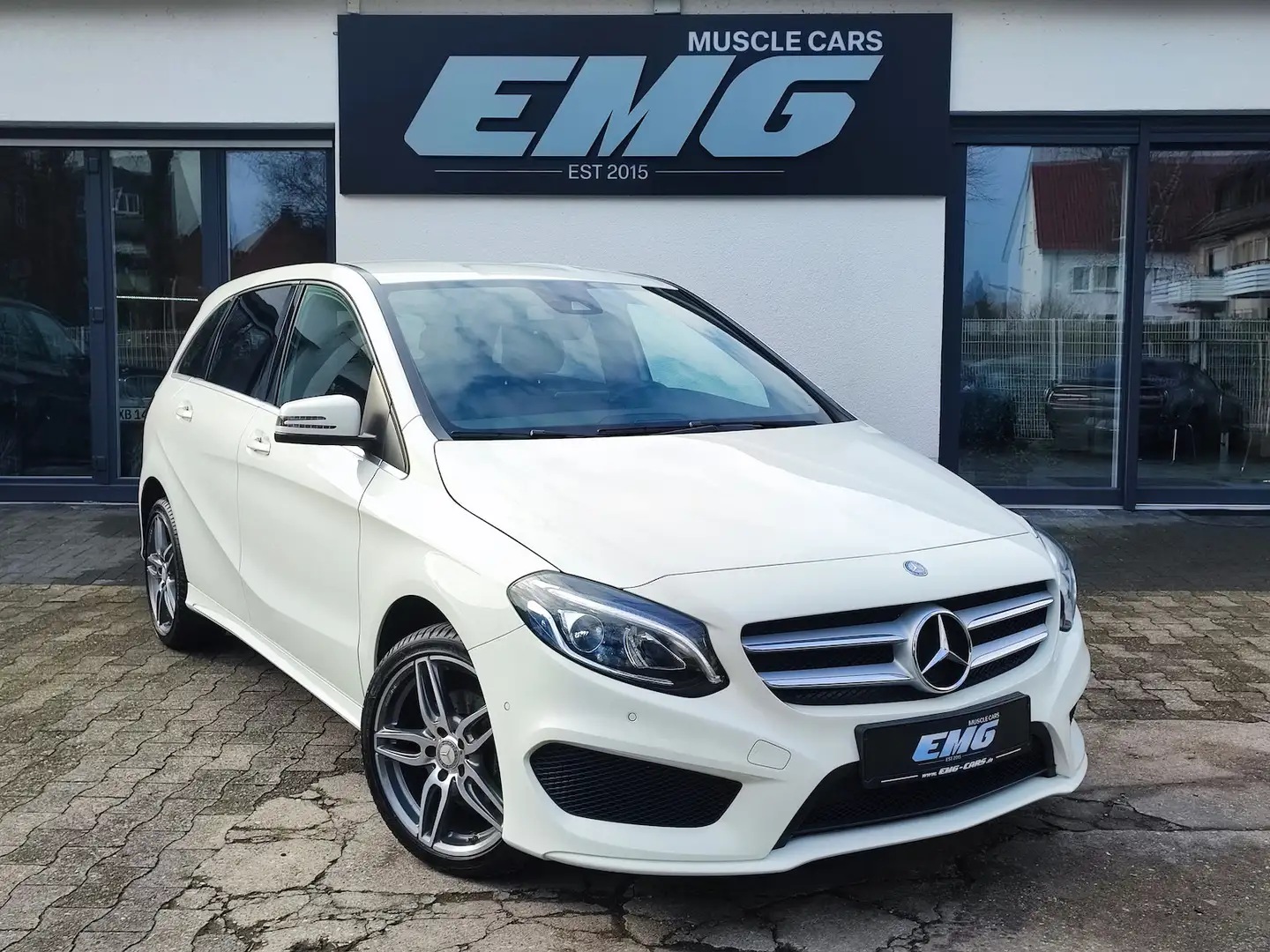 Mercedes-Benz B 200 AMG Line Biały - 1