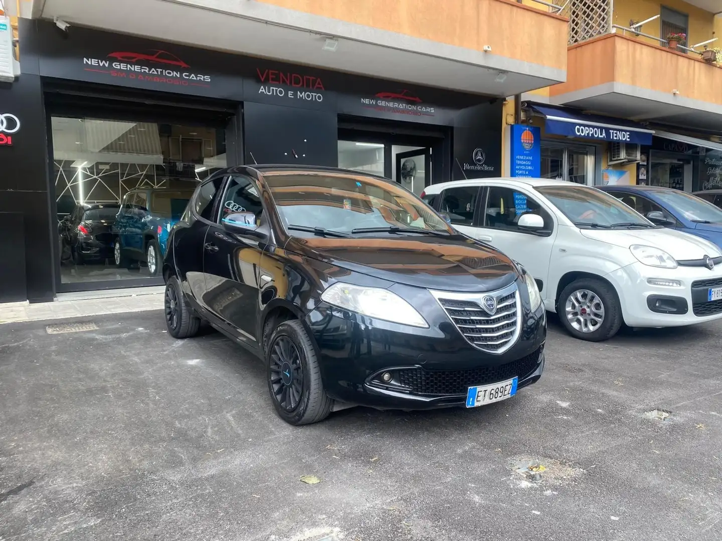 Lancia Ypsilon 0.9 TwinAir 85 CV 5 porte Metano Ecochic Gold Azul - 1