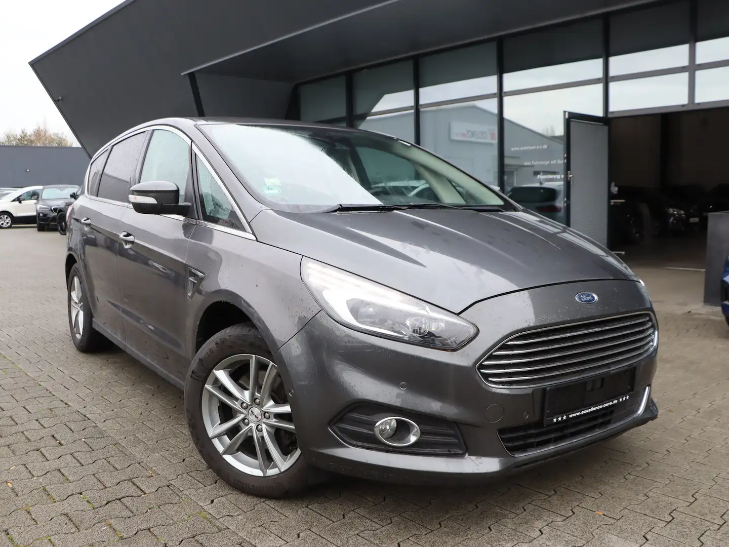 Ford S-Max 1.5 Titanium EcoBoost 7-SITZER / LED Grijs - 1