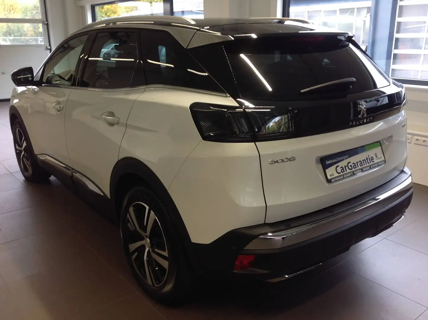Peugeot 3008 GT PureTech 130 EAT8 - SD - AHK - Focal Blanc - 2